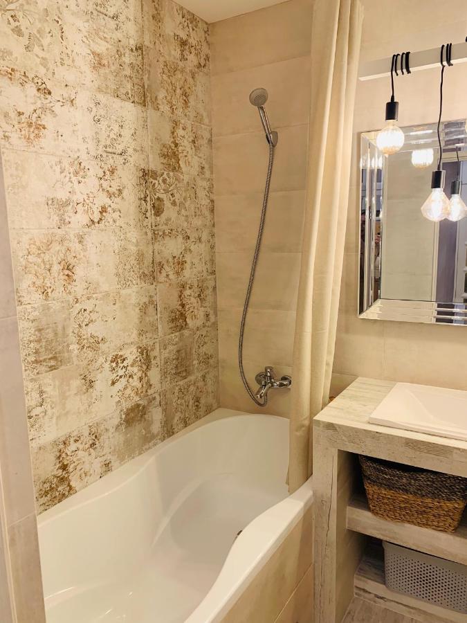 Studio Lux Loft On Victory Street In The City Center 文尼察 外观 照片