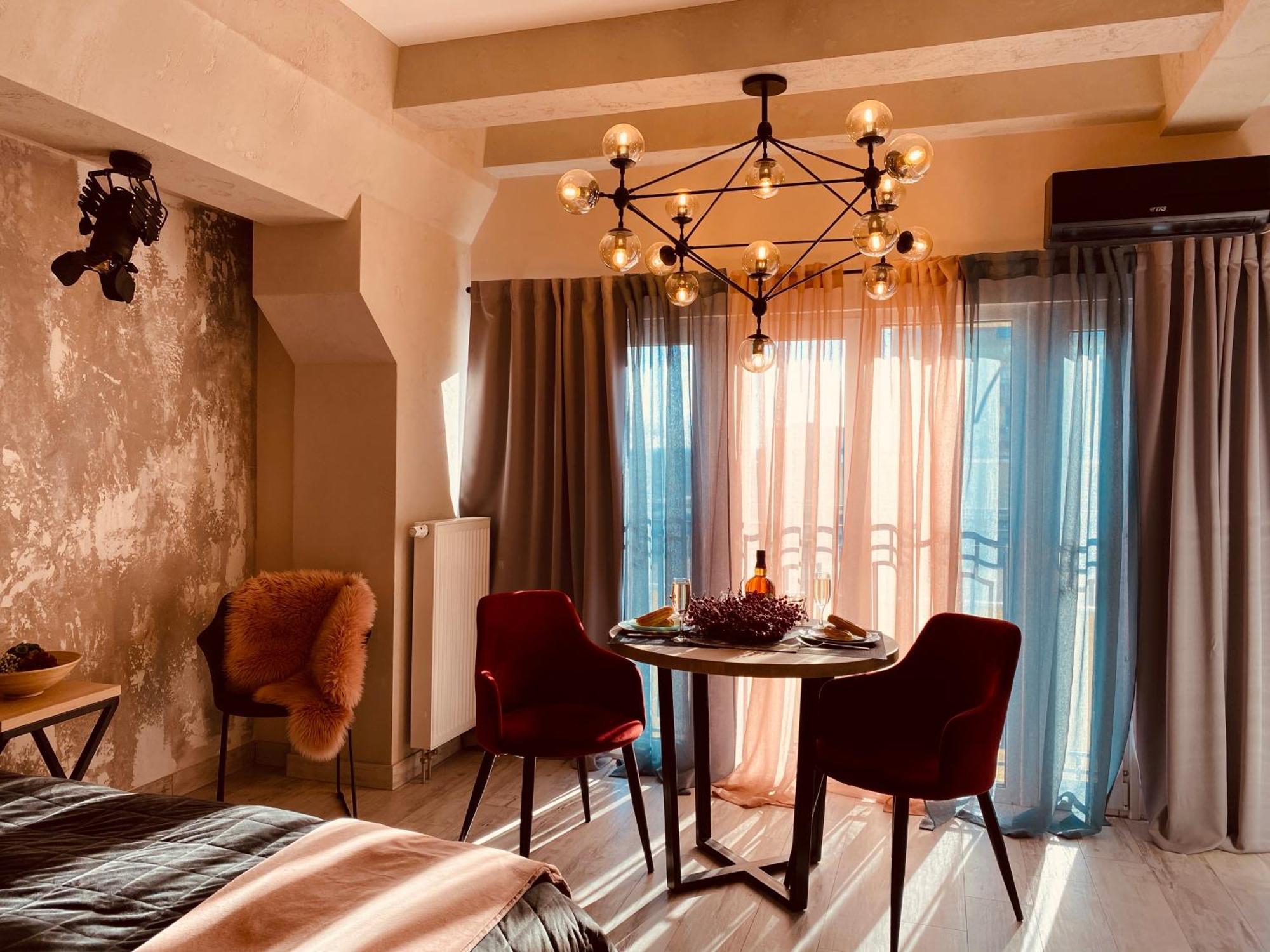 Studio Lux Loft On Victory Street In The City Center 文尼察 外观 照片