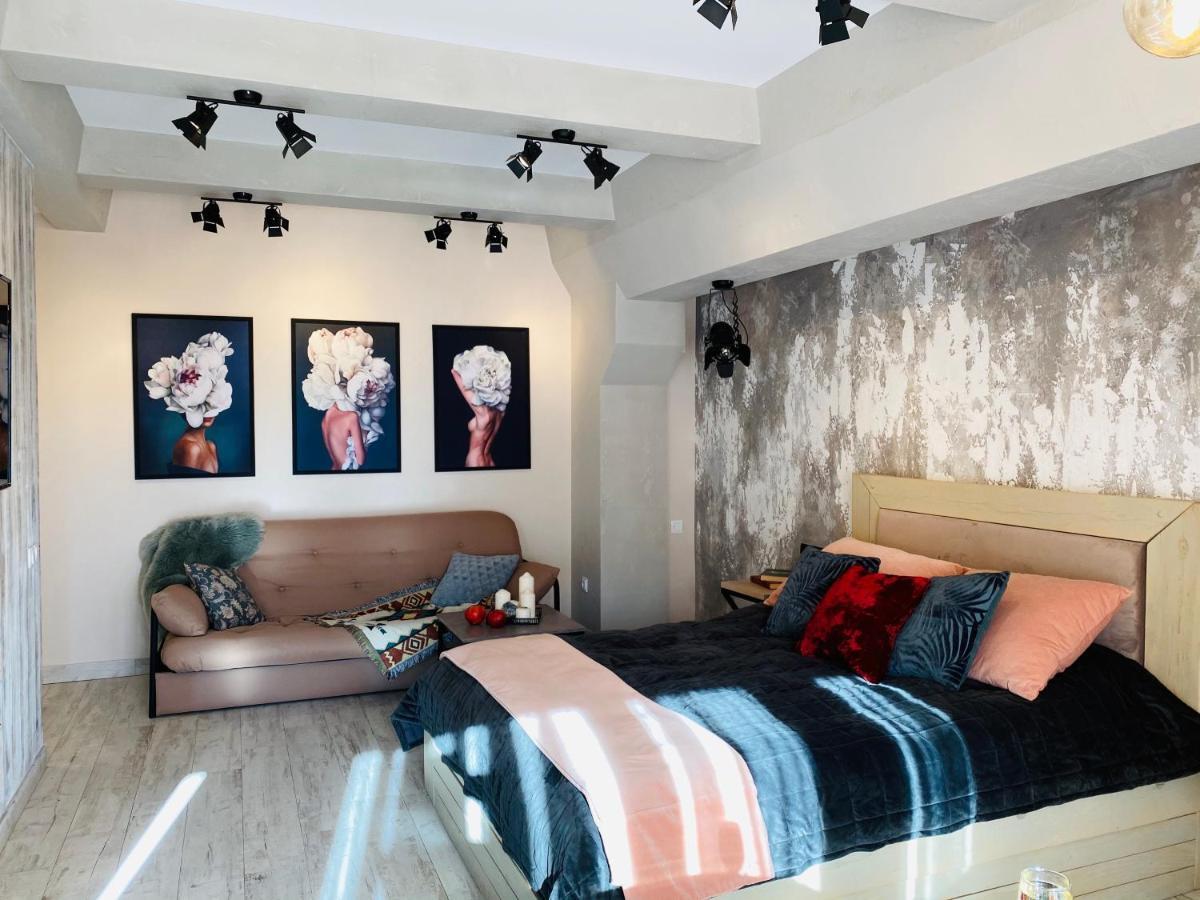 Studio Lux Loft On Victory Street In The City Center 文尼察 外观 照片